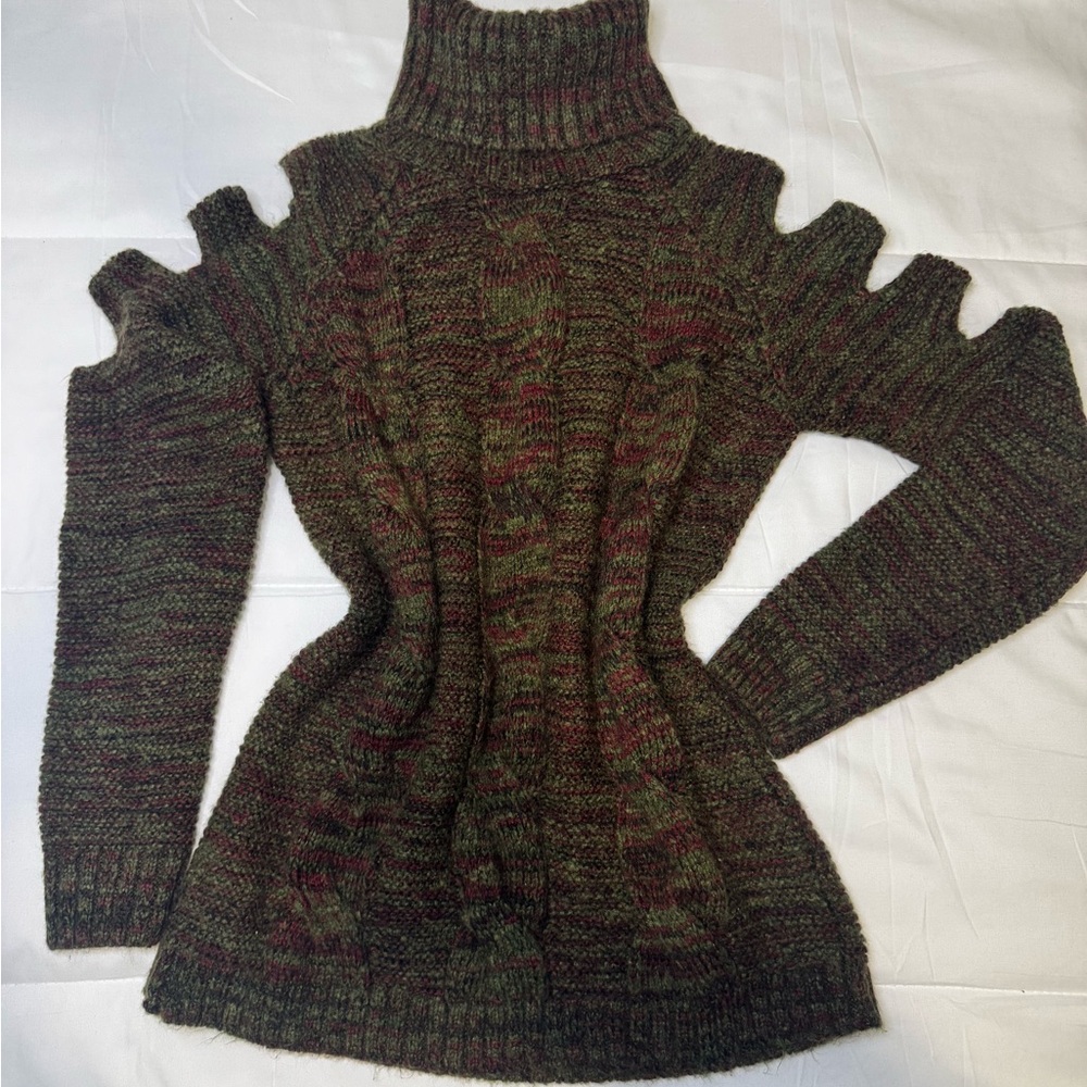 Women's Cut-Out Shoulder Sweater - Green